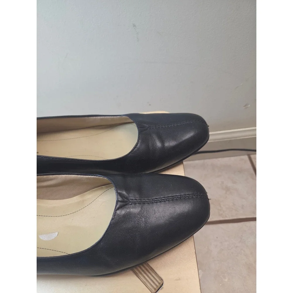 Trotters‎  Black Leather Low Wedge Heel Pumps Almond Toe Size 10 N